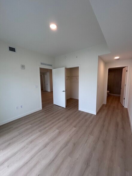 Building Photo - 1715 N J Ter