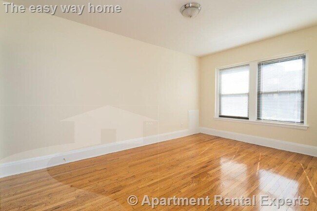 Building Photo - 123 Highland Ave