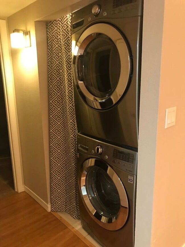 Building Photo - COMING SOON! Beautiful 2 Bed/2 Bath Condo ...