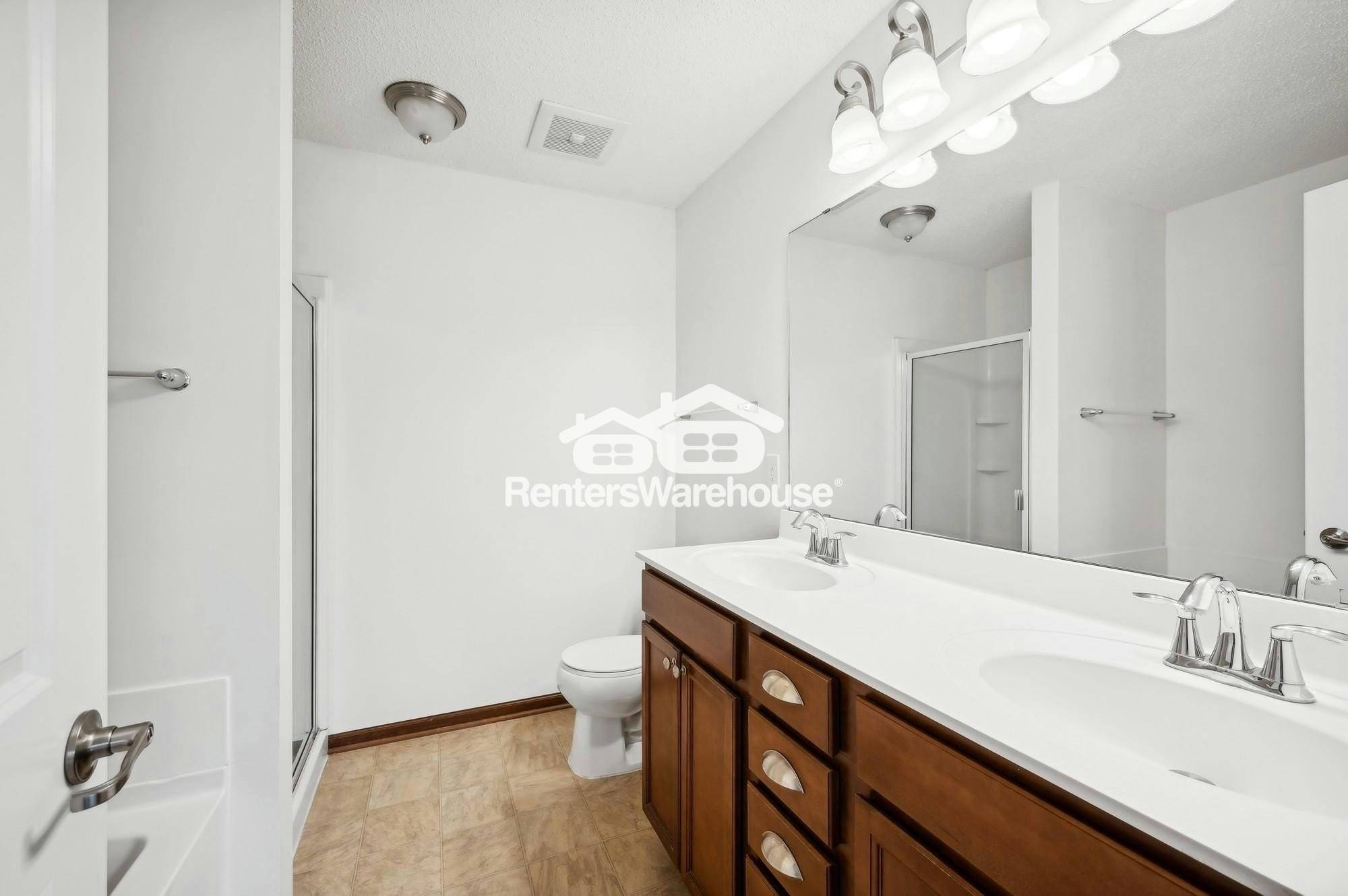 Building Photo - 15610 60th Ave N