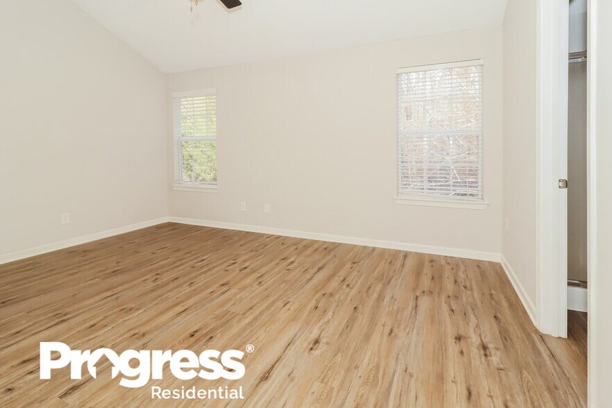 Building Photo - 383 Hidden Creek Ln
