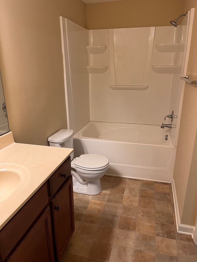 Building Photo - Lovely 3 Bedroom 2.5 Bath Townhouse in Raleigh!