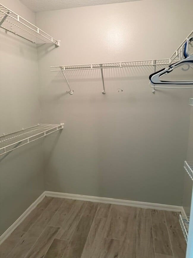 Building Photo - Well maintained home in Silver Oaks! Great location!