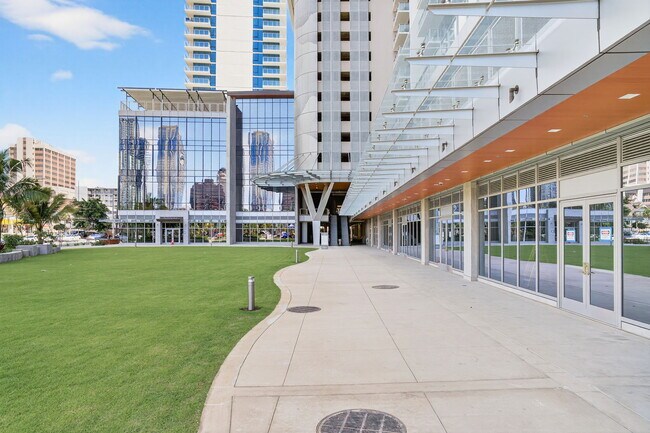 Building Photo - 1500 Rycroft St