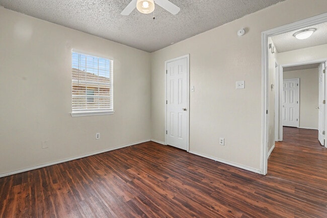 Building Photo - 1010 Hyden Ave