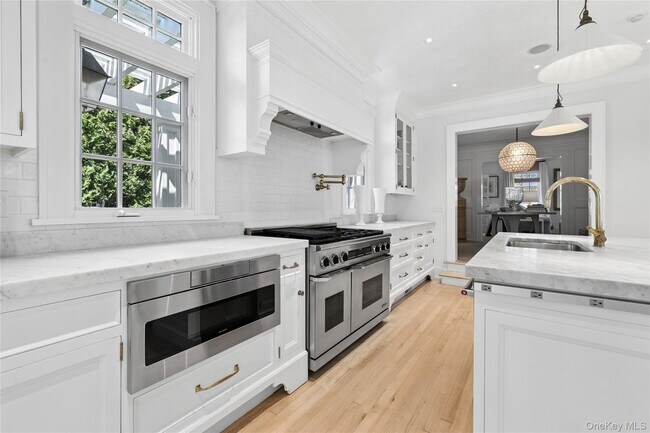 Building Photo - 60 Old Town Crossing