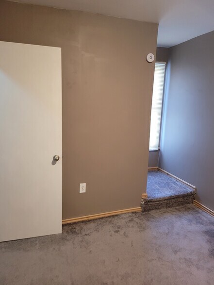 2nd floor bedroom - 1253 W Arch St