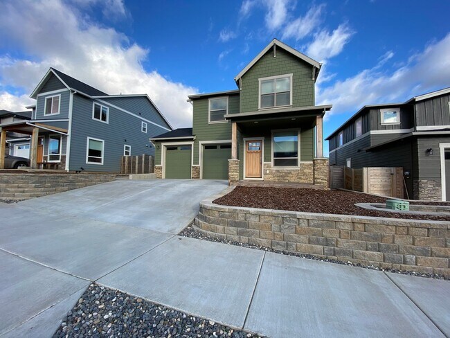Building Photo - Application Pending - Pet Friendly, 4 Bedr...