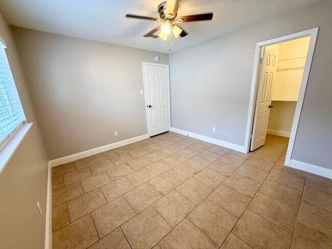 Building Photo - 16730 Frigate Dr