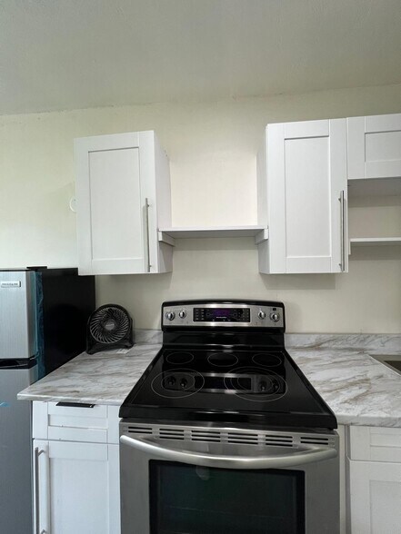 Building Photo - 6980 NW 25th St