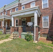 Building Photo - 3BR/3BA Spacious Rowhome w-Finished Baseme...