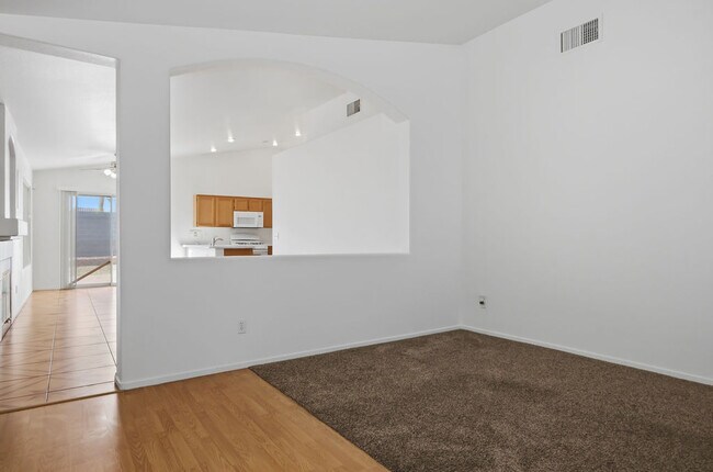 Building Photo - 641 Bent Grass Ave