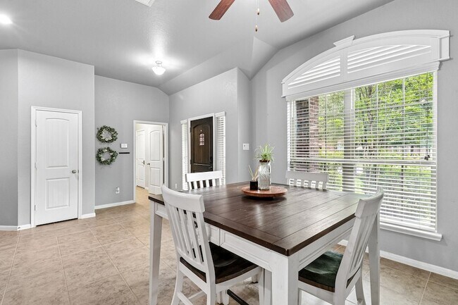 Building Photo - 21396 Timber Lodge Ln