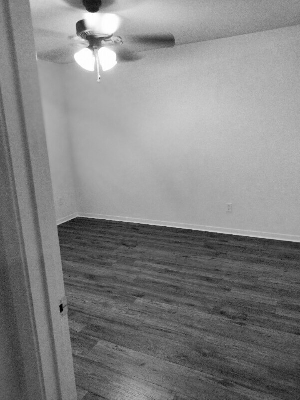 Building Photo - 20706 Settlers Lake Cir N