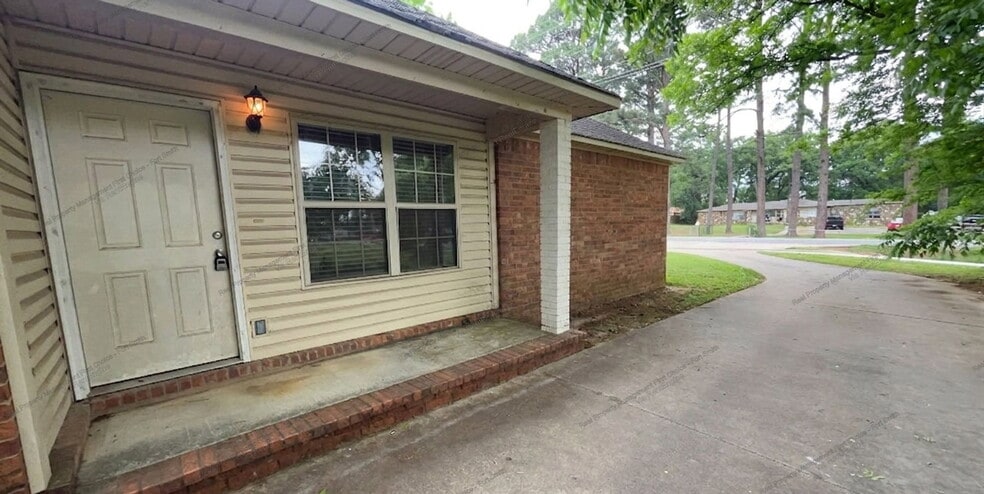 Building Photo - 4806 Park Ave