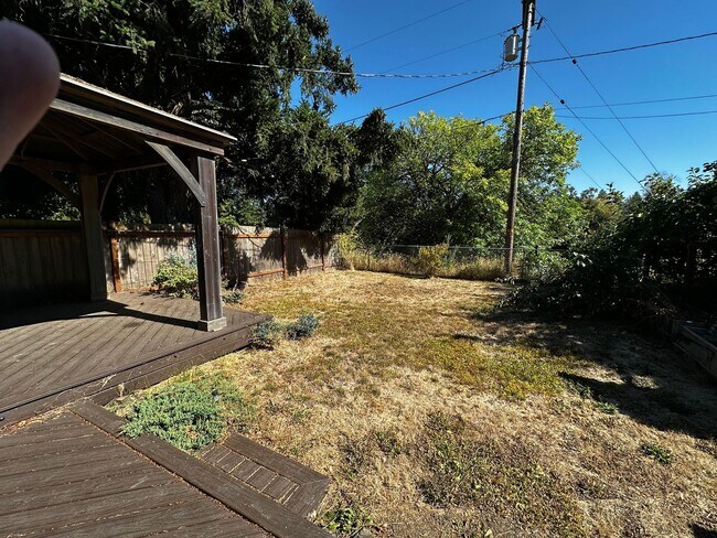 Building Photo - 636-400 NW East Thornton Lake Dr