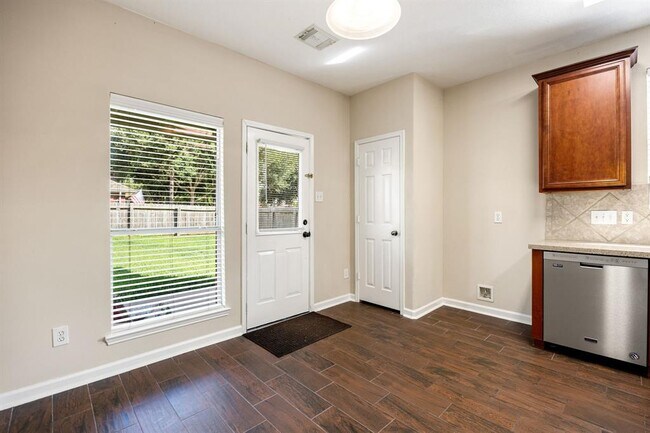 Building Photo - 10427 Lyndon Meadows Dr