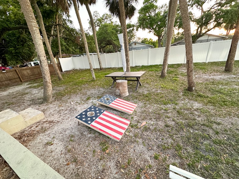 Building Photo - 2370 Leon Ave