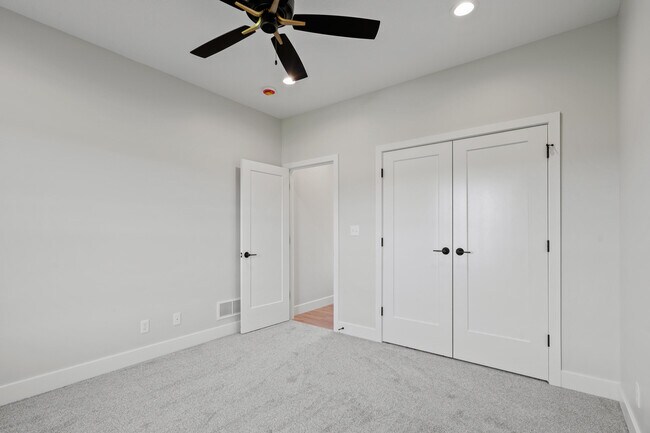Building Photo - 2801 Easley Cabin Cir