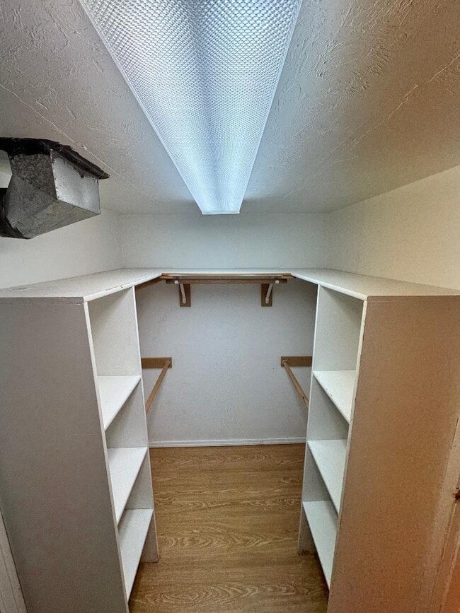 Building Photo - 215 S Juniper St