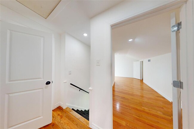 Building Photo - 3830 Cosby St