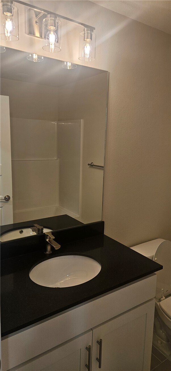 Building Photo - 516 S Benchmark Ln