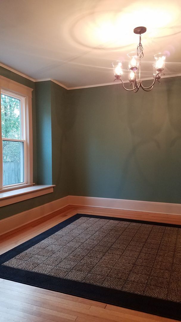 Building Photo - Walking Distance to St. Mary's Hospital and Downtown Rochester