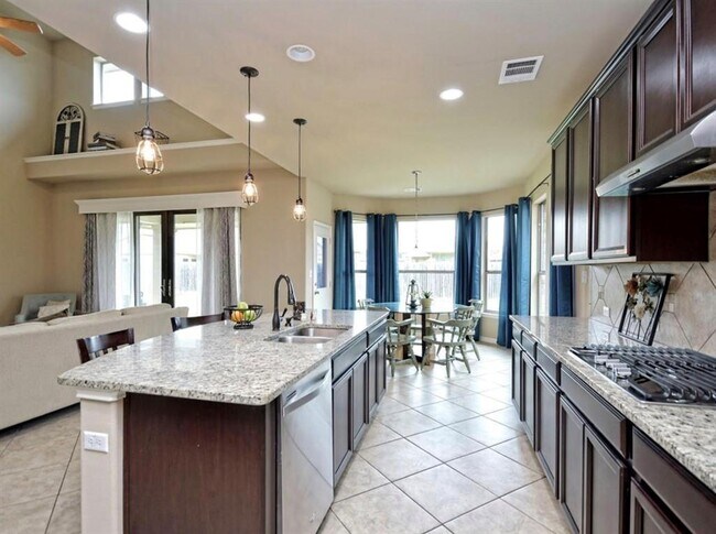 Building Photo - 204 Orvieto Ln
