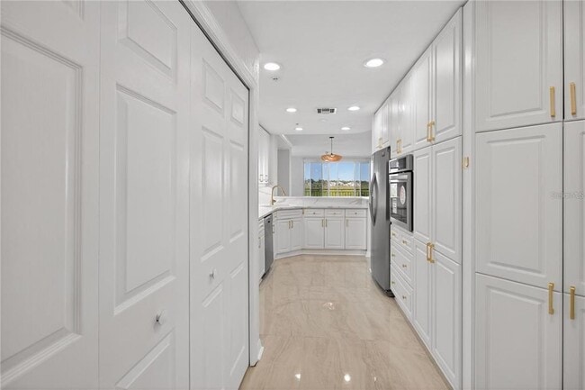 Building Photo - 5430 Eagles Point Cir