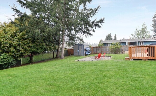 Building Photo - 10710 115th Ave SW