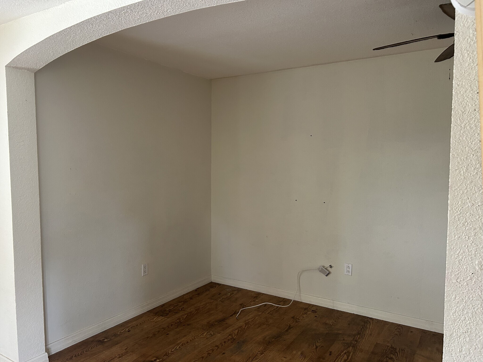 Living Room 1 Unit A - 613 N Dixie Ave