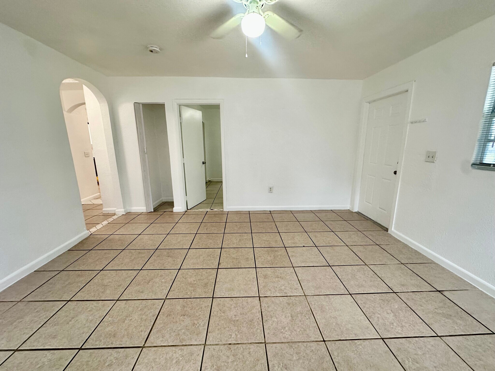 Building Photo - 6136 N Miami Ave