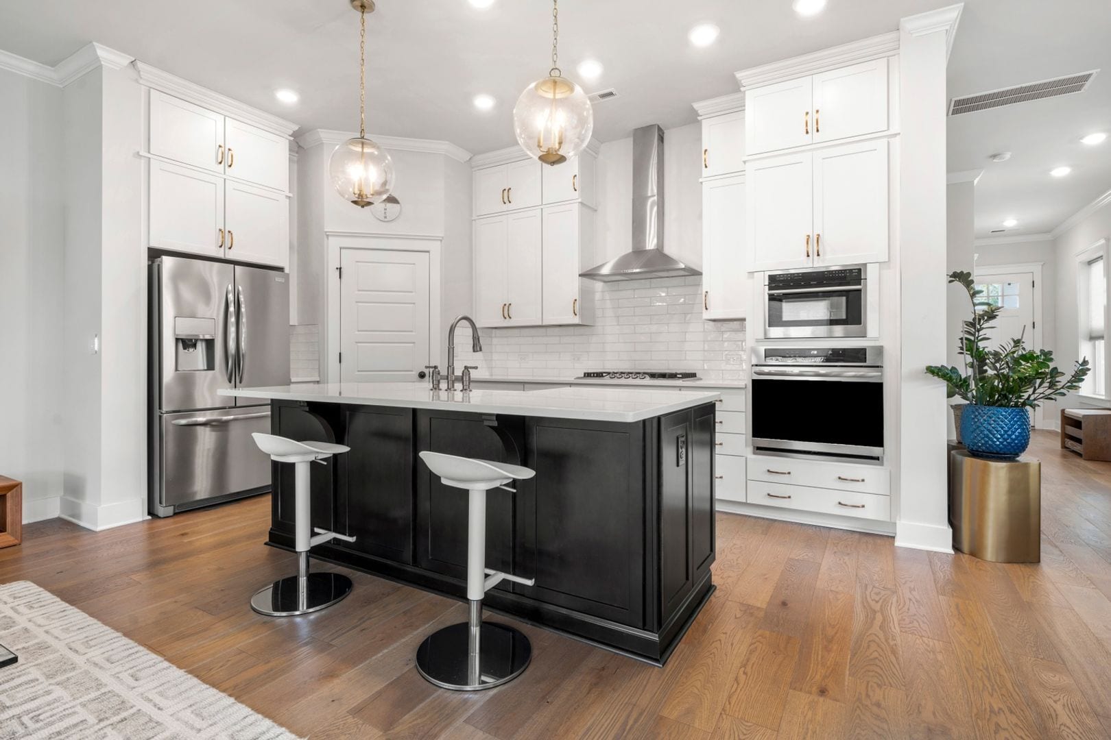 Building Photo - 2506 Lola Ave