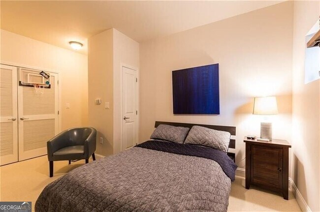 Building Photo - 1155 Glenridge Pl NE