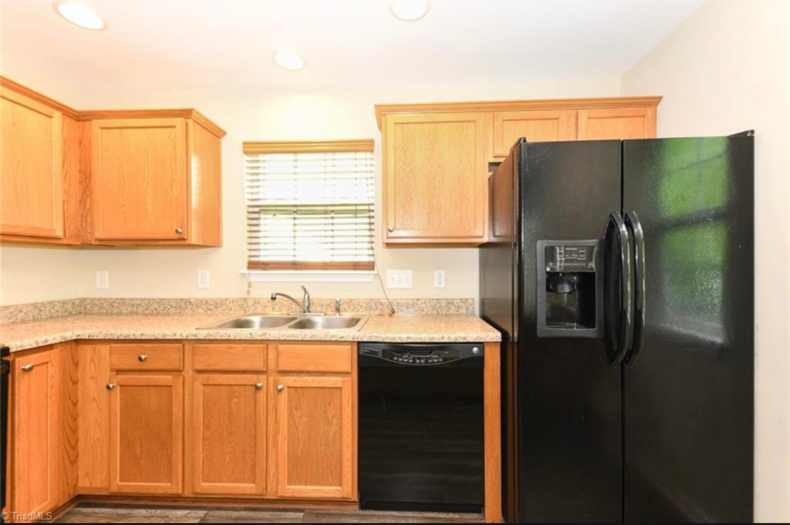 Building Photo - 636 Grasswren Way