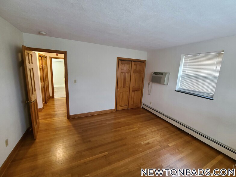 Building Photo - 280 Grove St