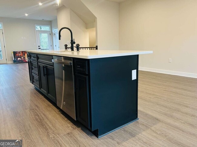 Building Photo - 420 Thatch Ter