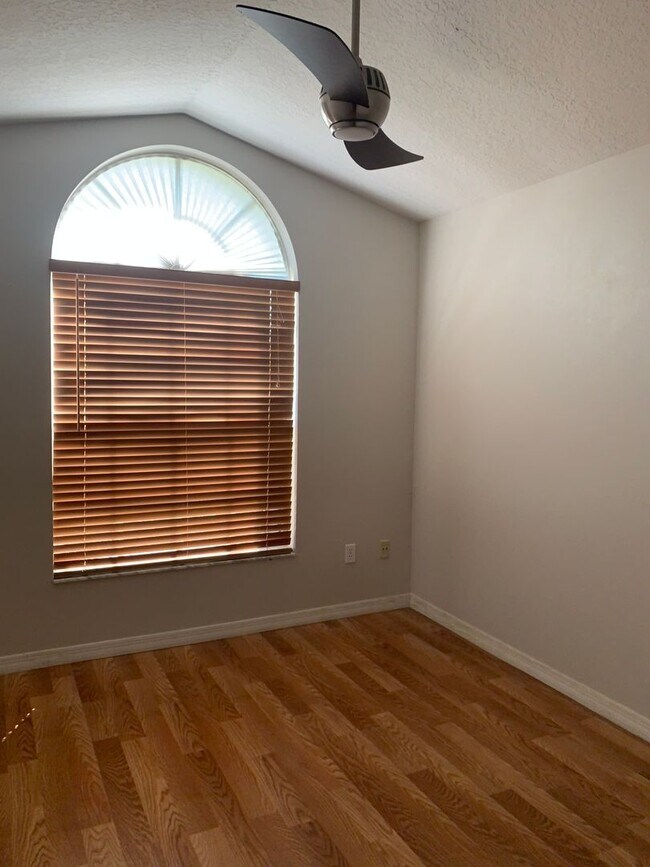 Building Photo - 3/2 Pool Home in Manderley Run