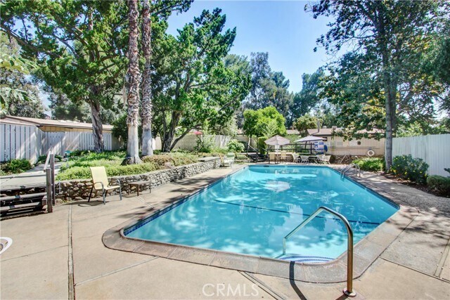 Building Photo - 10446 Alta Loma Dr
