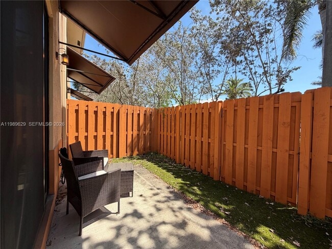 Building Photo - 6330 S Station Square