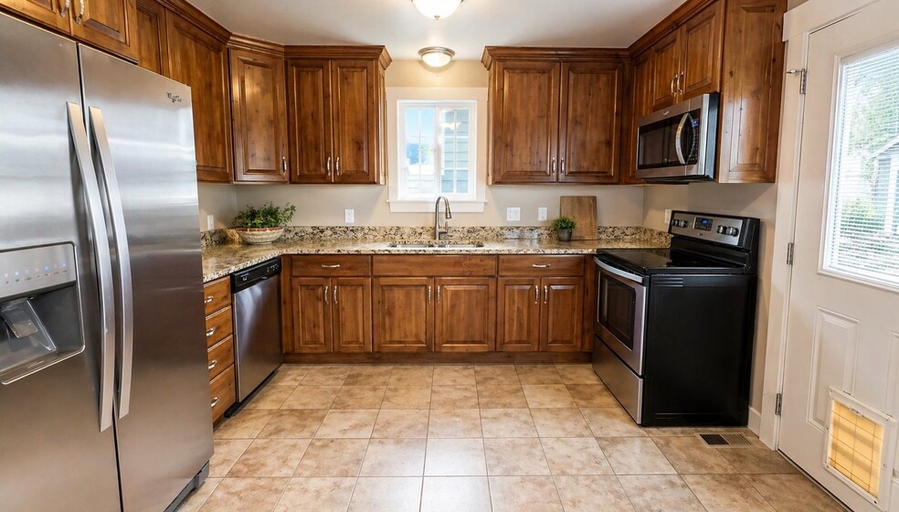 Building Photo - 390 N 300 E