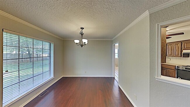 Building Photo - 1616 Shadybrook Ln