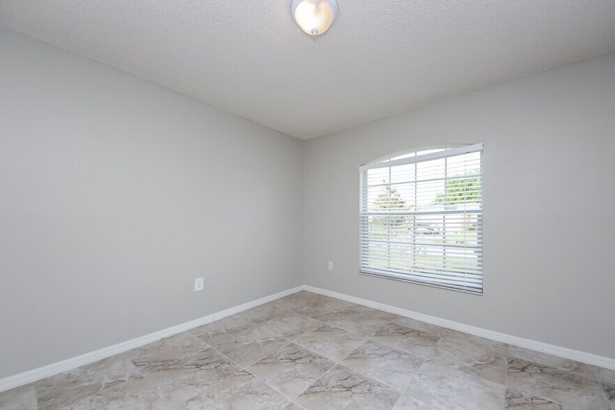 Building Photo - 458 Tamarind Parke Ln