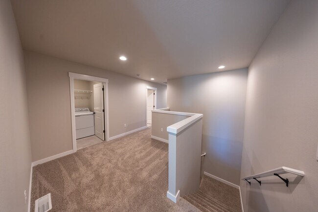 Building Photo - Brand New! - 3 Bedroom Townhome in Vancouver WA