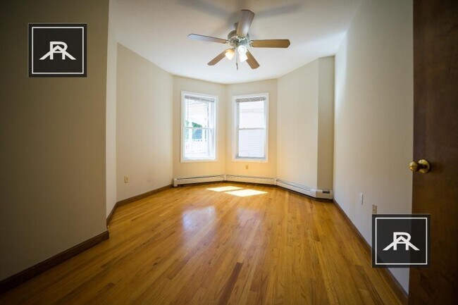 Building Photo - 3 bedroom in Brighton MA 02135
