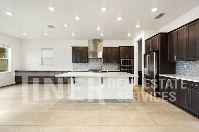 Building Photo - 4944 Covered Wagon Cir