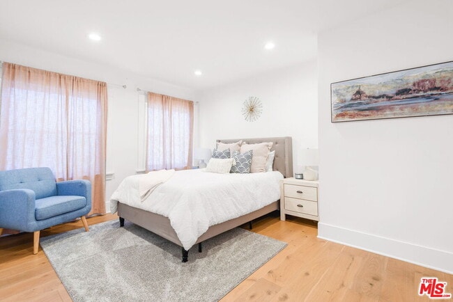 Building Photo - 1107 S St Andrews Pl