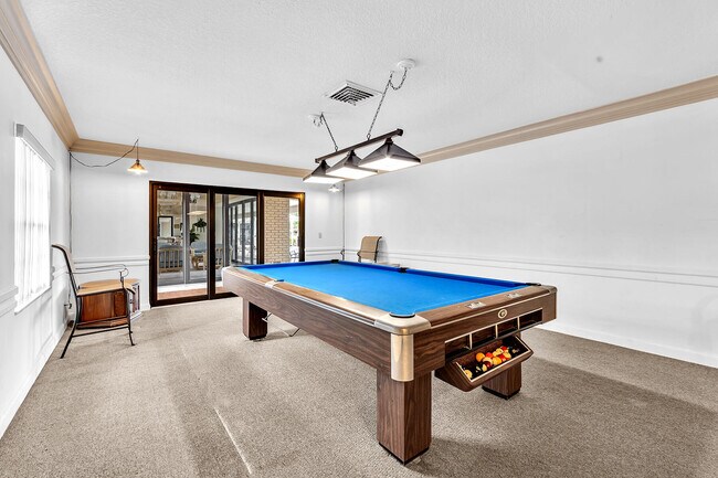 Building Photo - 120 Cypress Club Dr