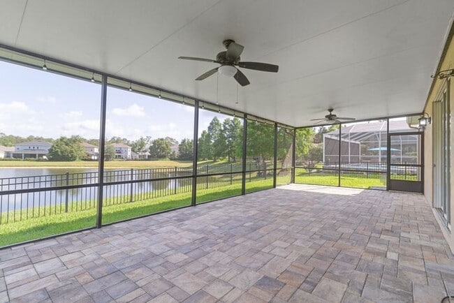 Building Photo - Executive Living Waits!