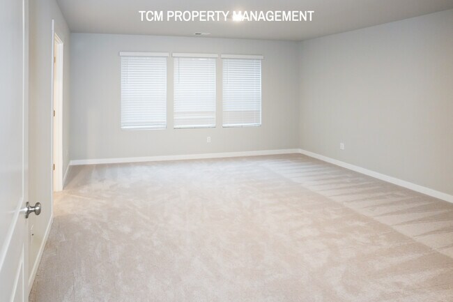 Building Photo - 18818-18813 13th Ave W